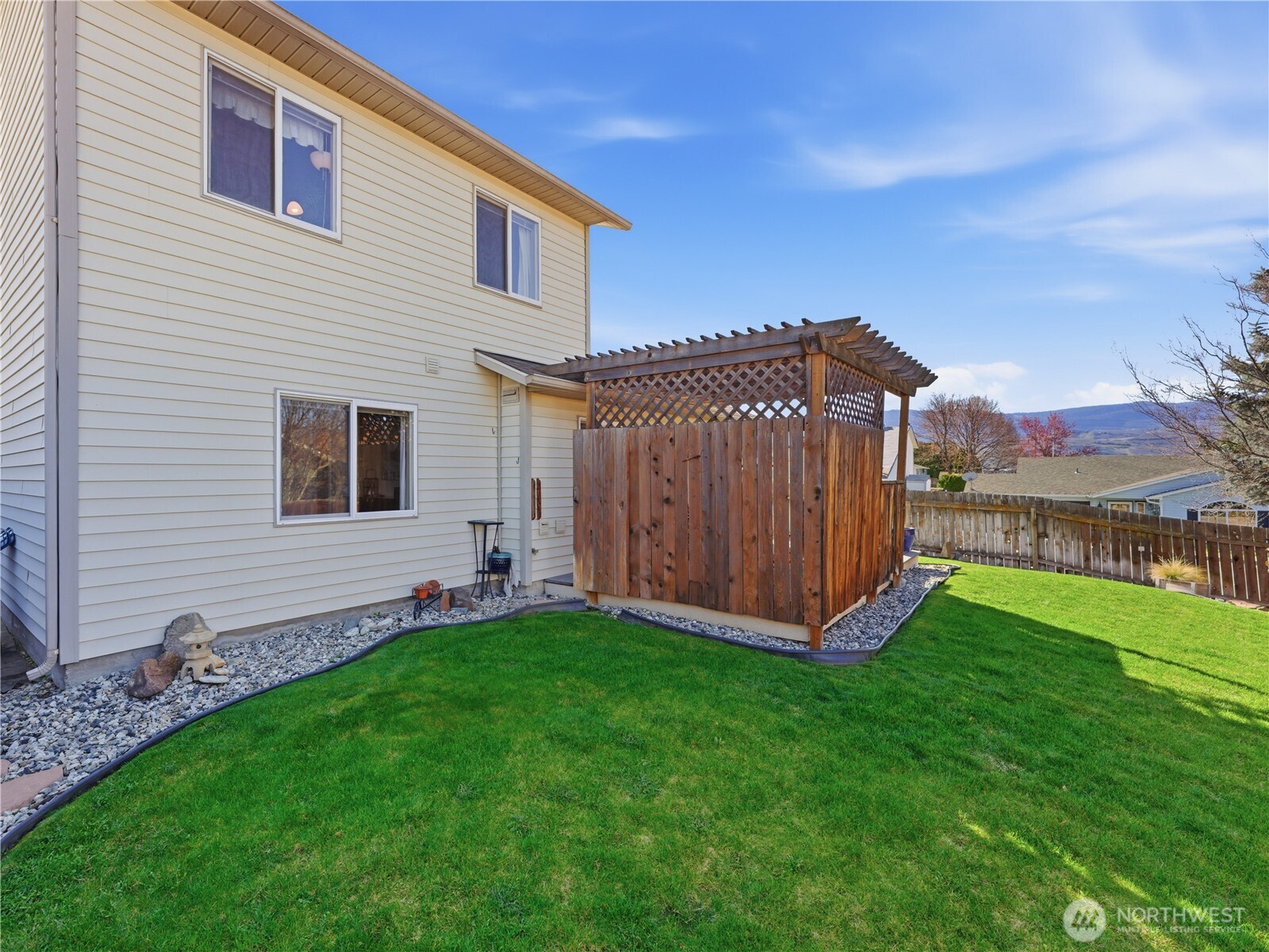 316 S Mary Avenue , East Wenatchee, WA 98802