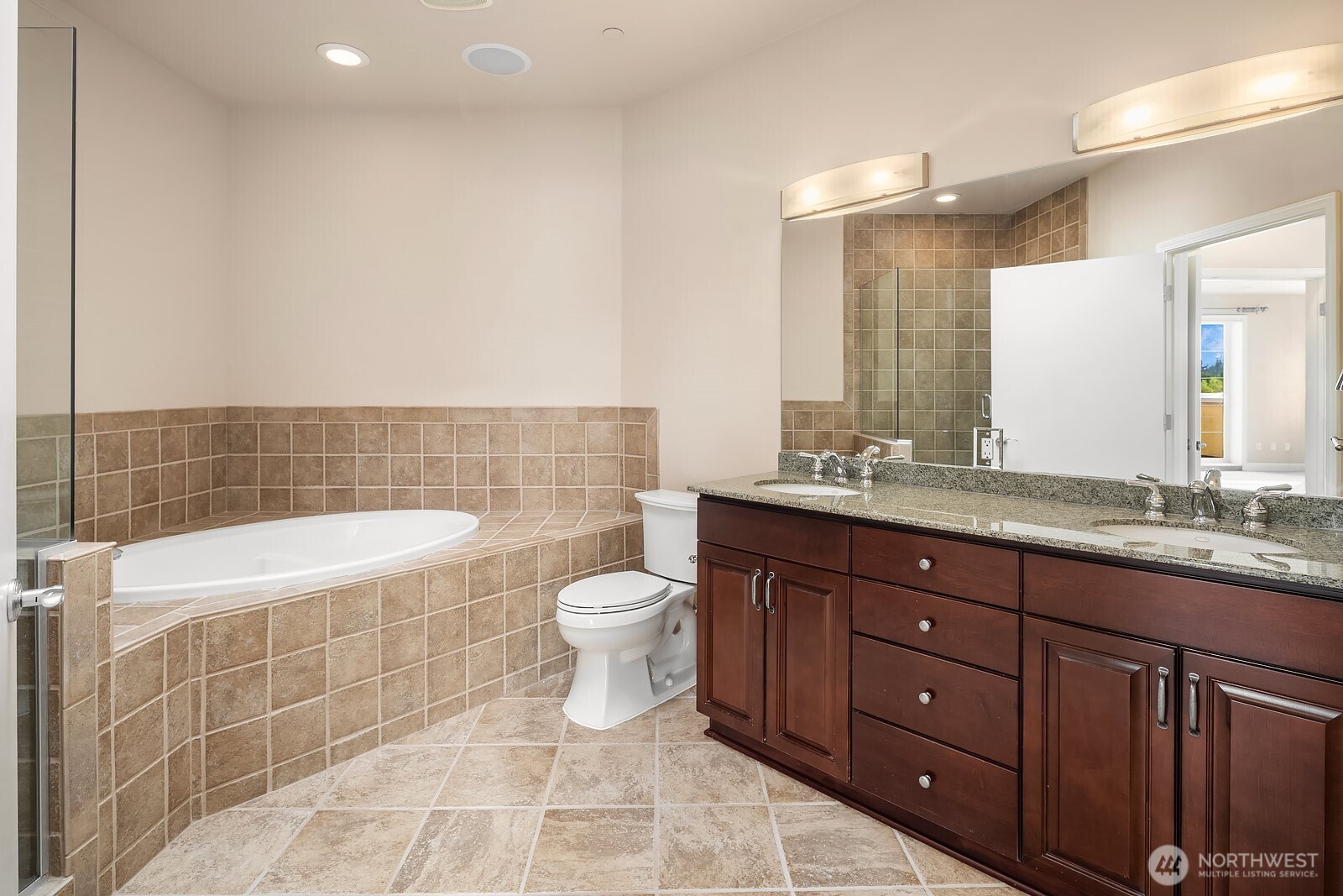 11004 NE 11th Street #606, Bellevue, WA 98004-4580