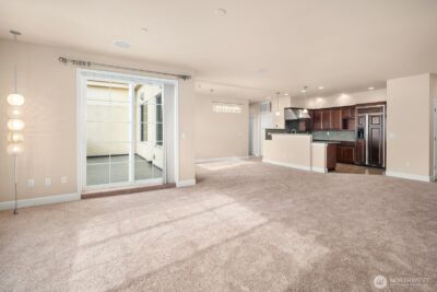 11004 NE 11th Street #606, Bellevue, WA 98004-4580 - Photo 7