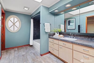 4701 NE Shore Place , Lake Forest Park, WA 98155-5639 - Photo 16