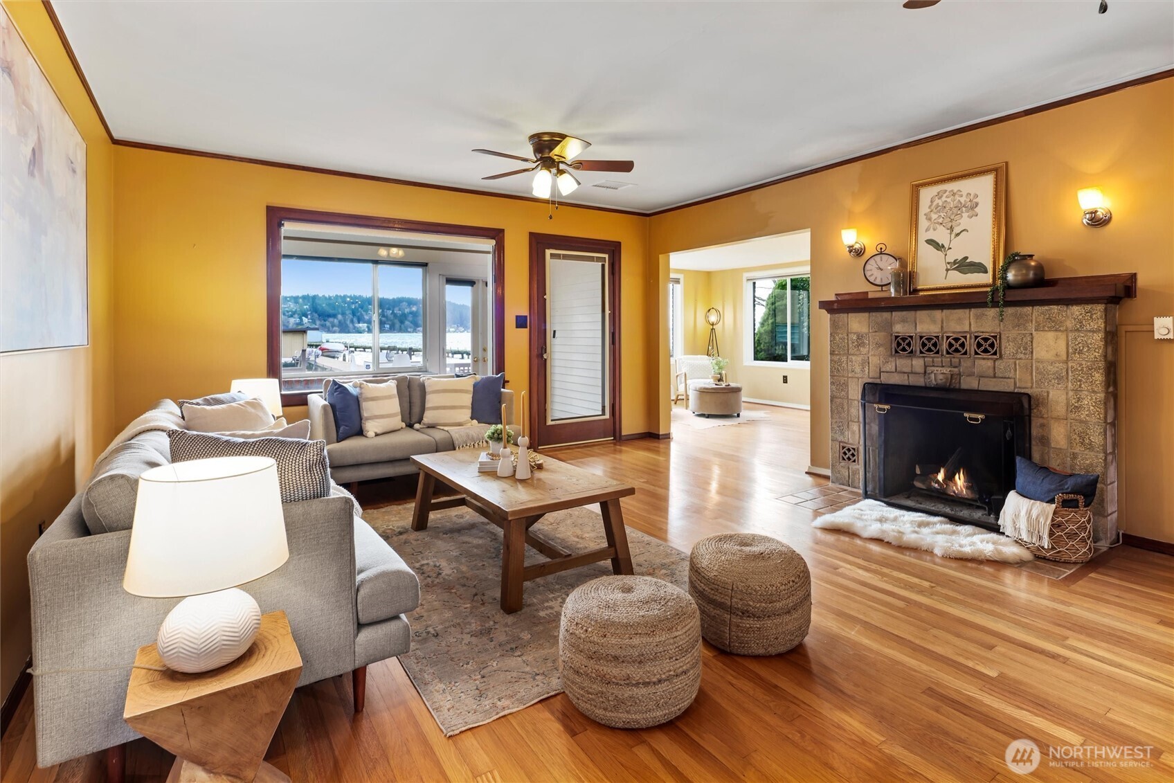 4728 NE 172nd Street , Lake Forest Park, WA 98155