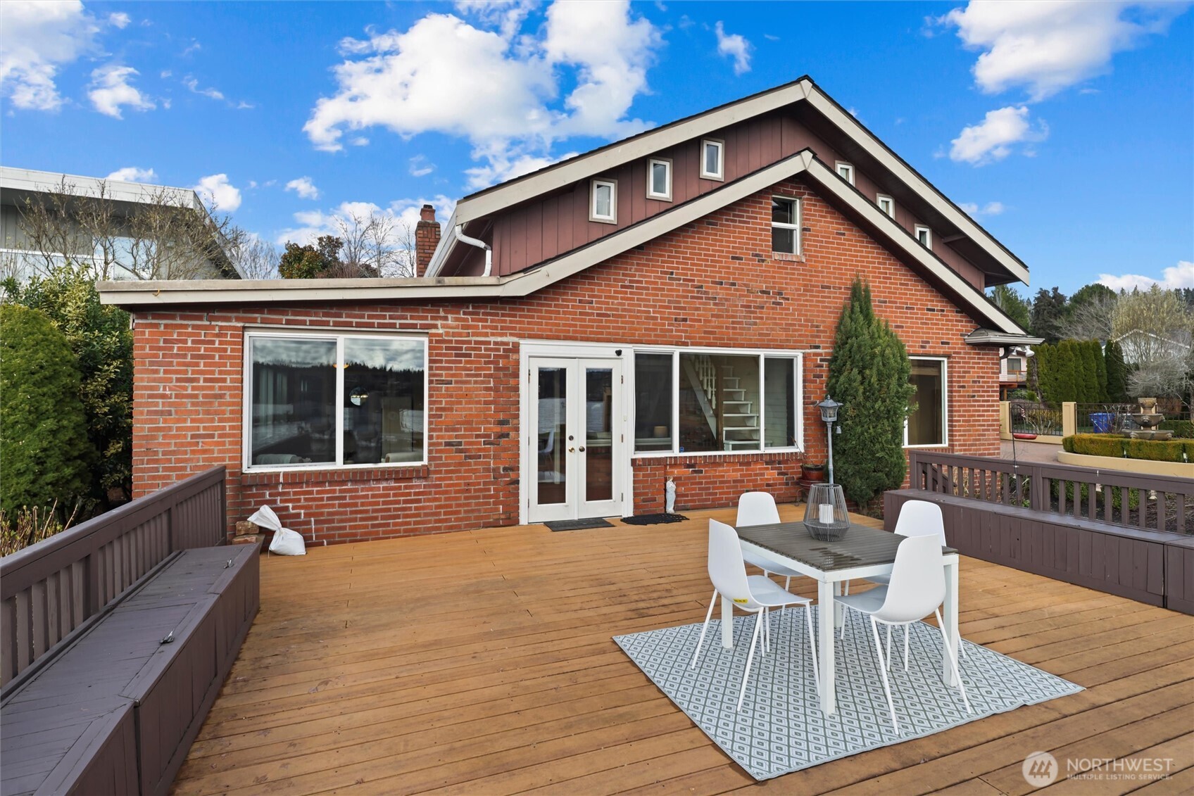 4728 NE 172nd Street , Lake Forest Park, WA 98155