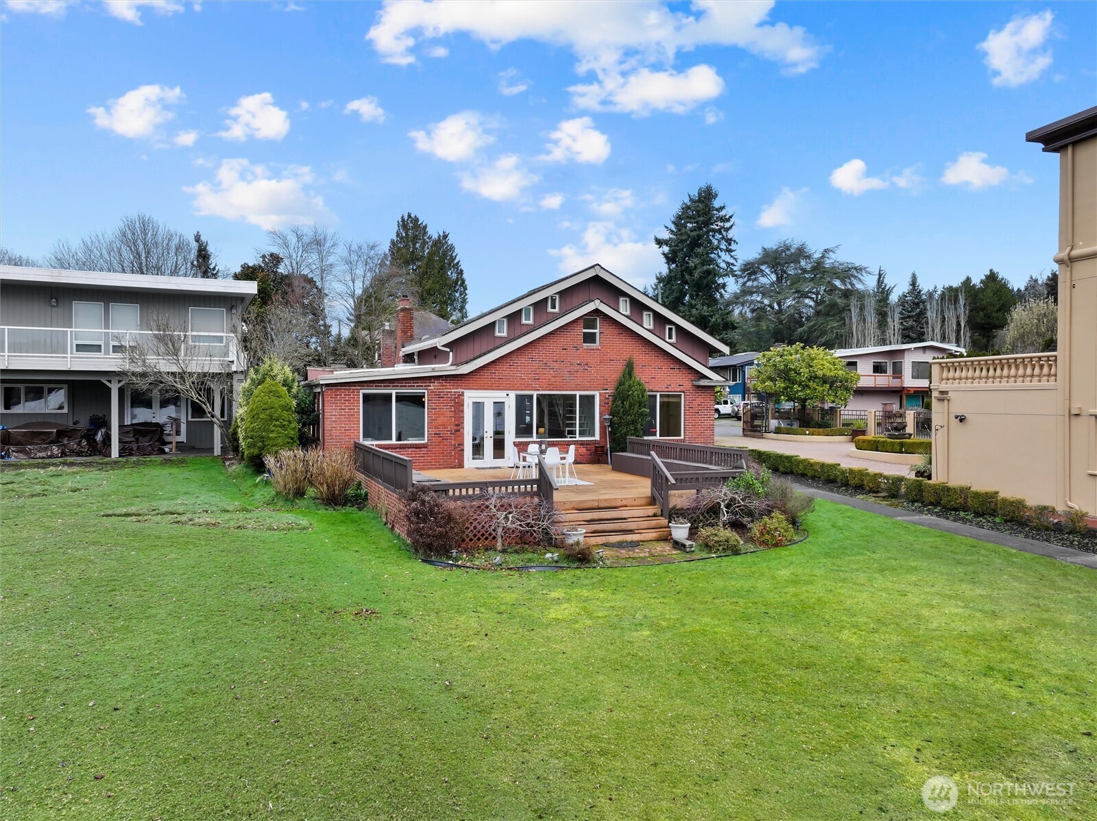 4728 NE 172nd Street , Lake Forest Park, WA 98155