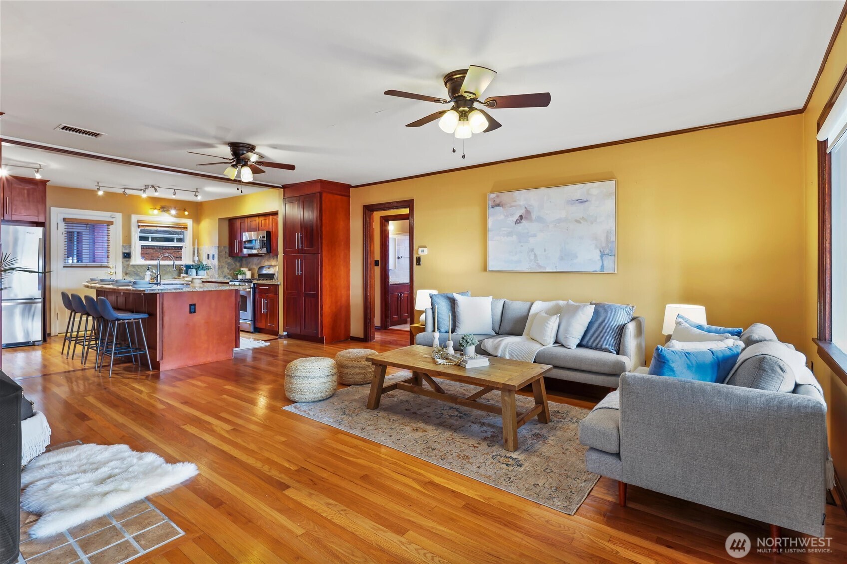 4728 NE 172nd Street , Lake Forest Park, WA 98155