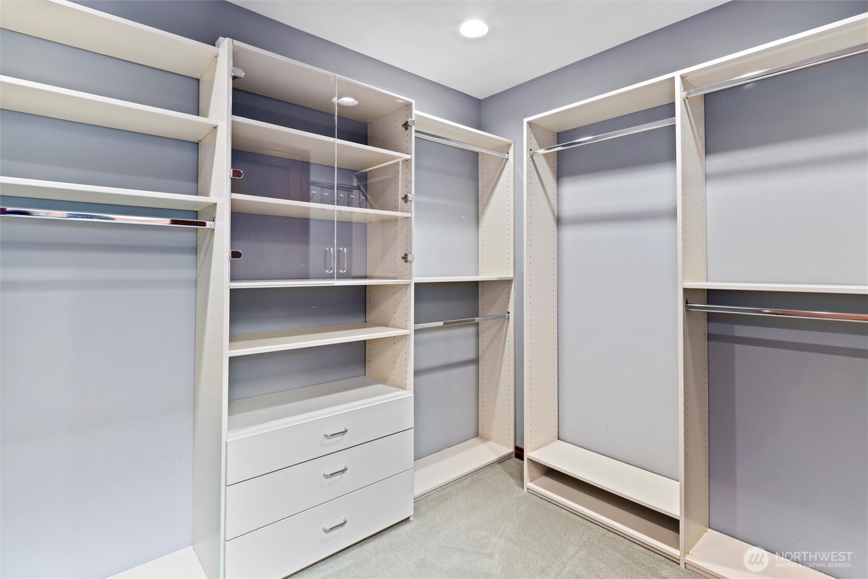 4701 NE Shore Place , Lake Forest Park, WA 98155-5639