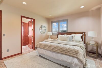 4701 NE Shore Place , Lake Forest Park, WA 98155-5639 - Photo 28