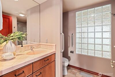 4701 NE Shore Place , Lake Forest Park, WA 98155-5639 - Photo 30