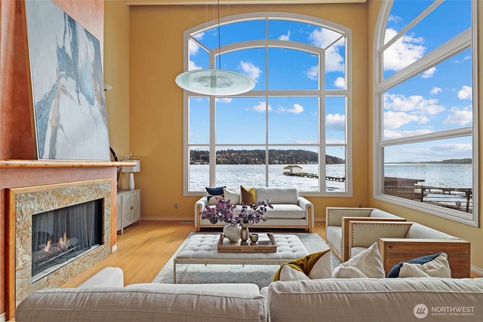 4701 NE Shore Place , Lake Forest Park, WA 98155-5639
