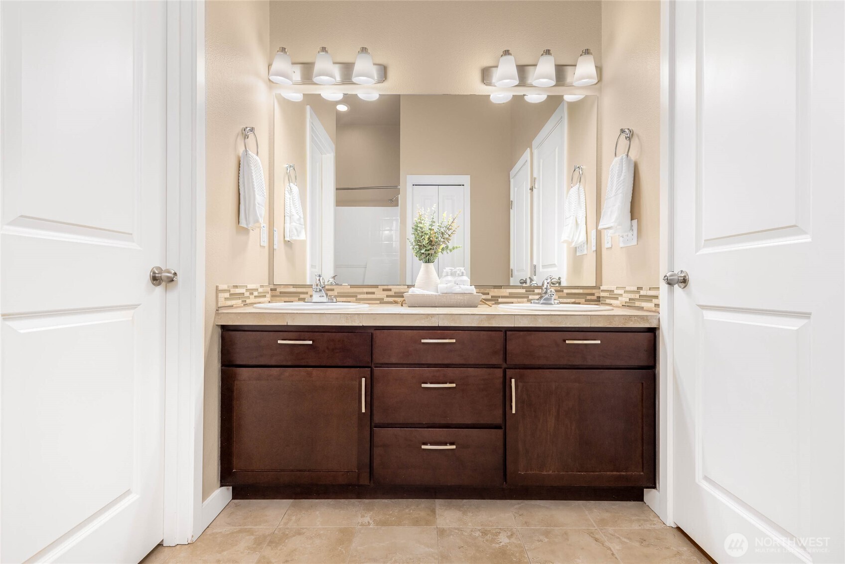 932 N 96th Street , Seattle, WA 98103