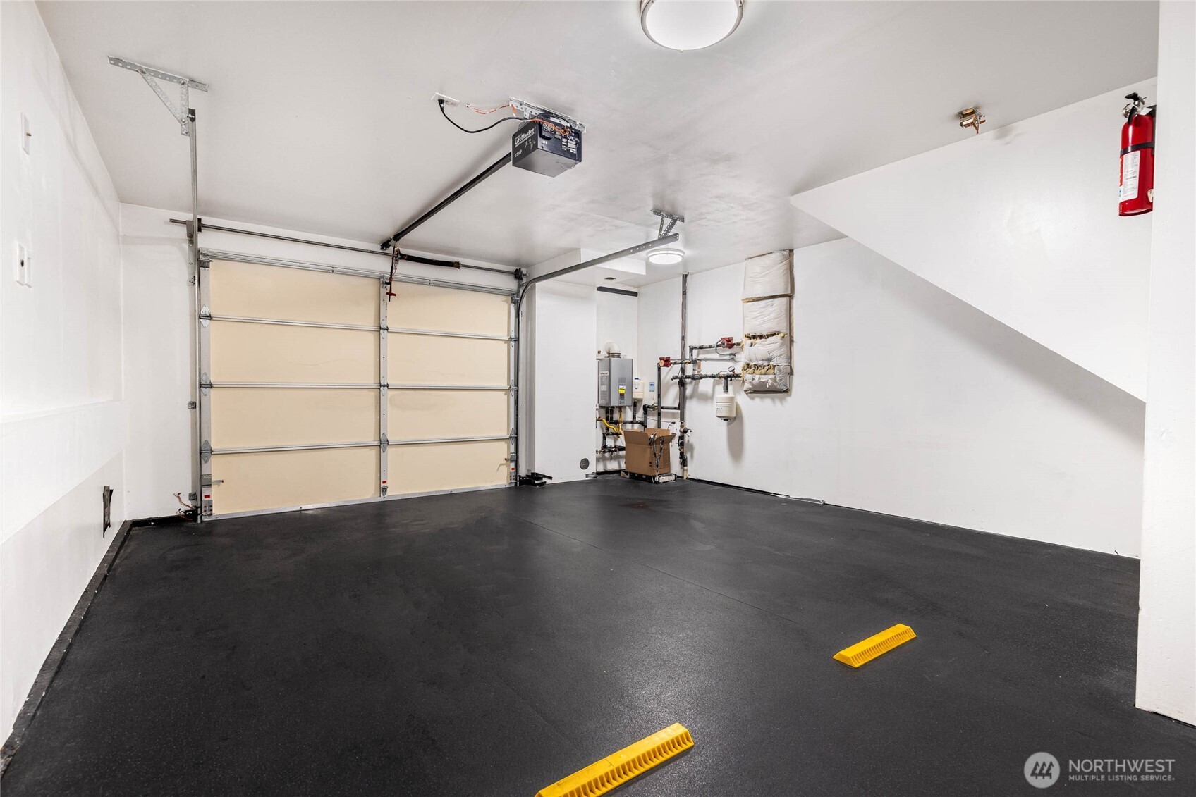 932 N 96th Street , Seattle, WA 98103