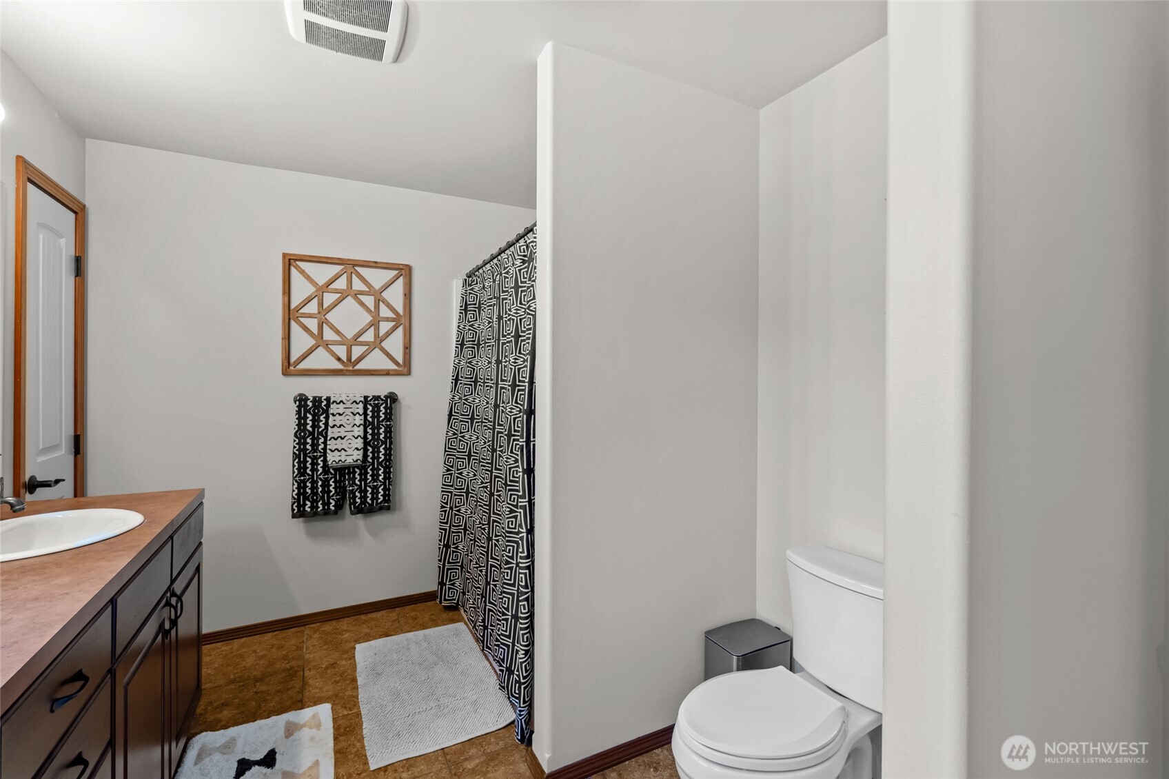 19838 Bear View Lane SW, Rochester, WA 98579