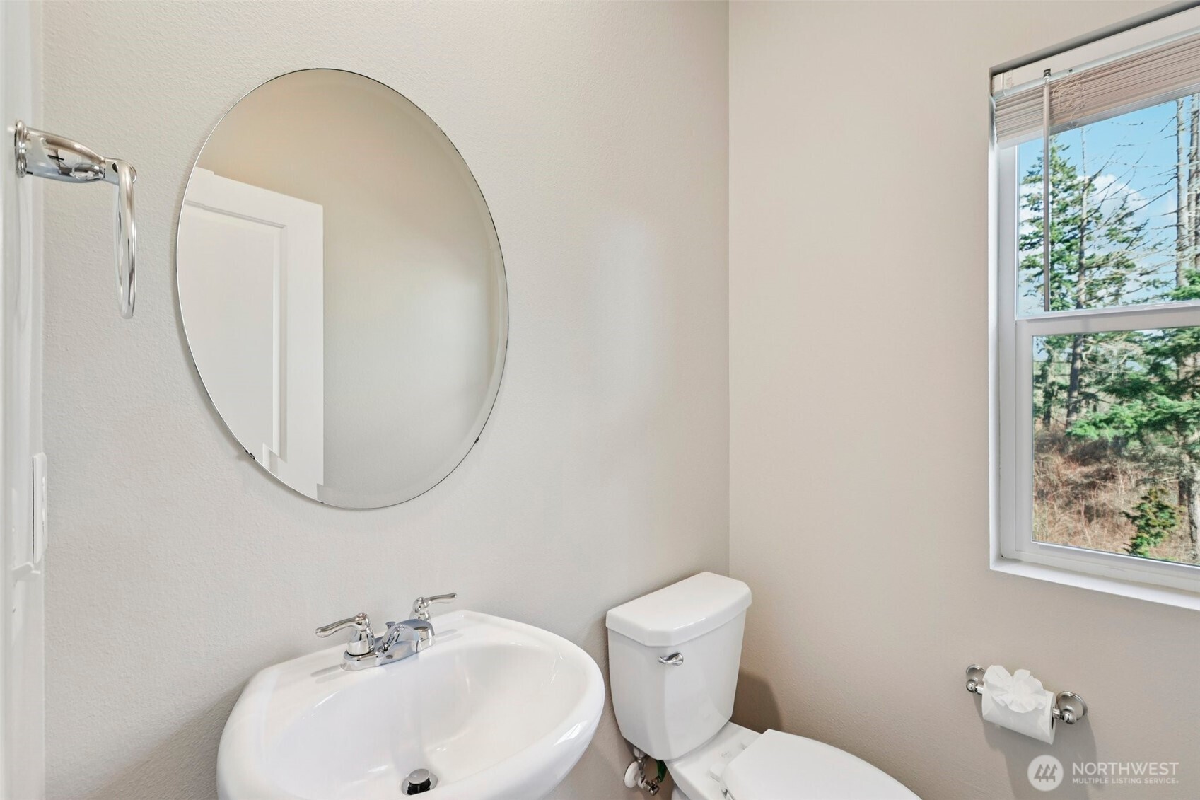 17411 118th Avenue Ct E #B, Puyallup, WA 98374-7809