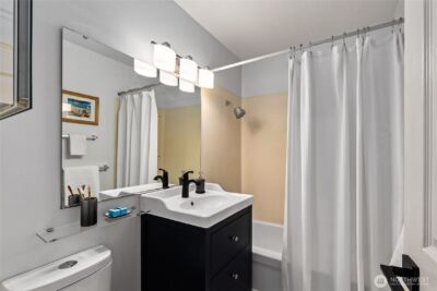 2111 E John Street #202, Seattle, WA 98112 - Photo 9