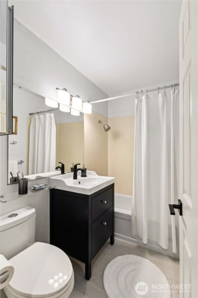 2111 E John Street #202, Seattle, WA 98112 - Photo 10