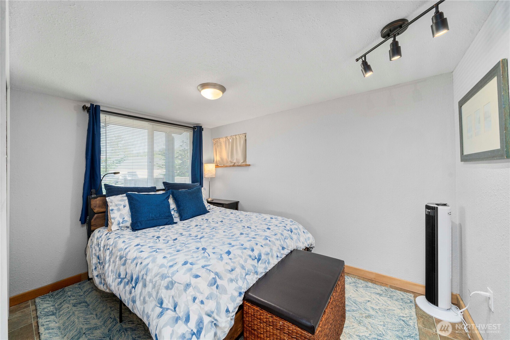 5025 Mud Bay Road NW, Olympia, WA 98502-1734