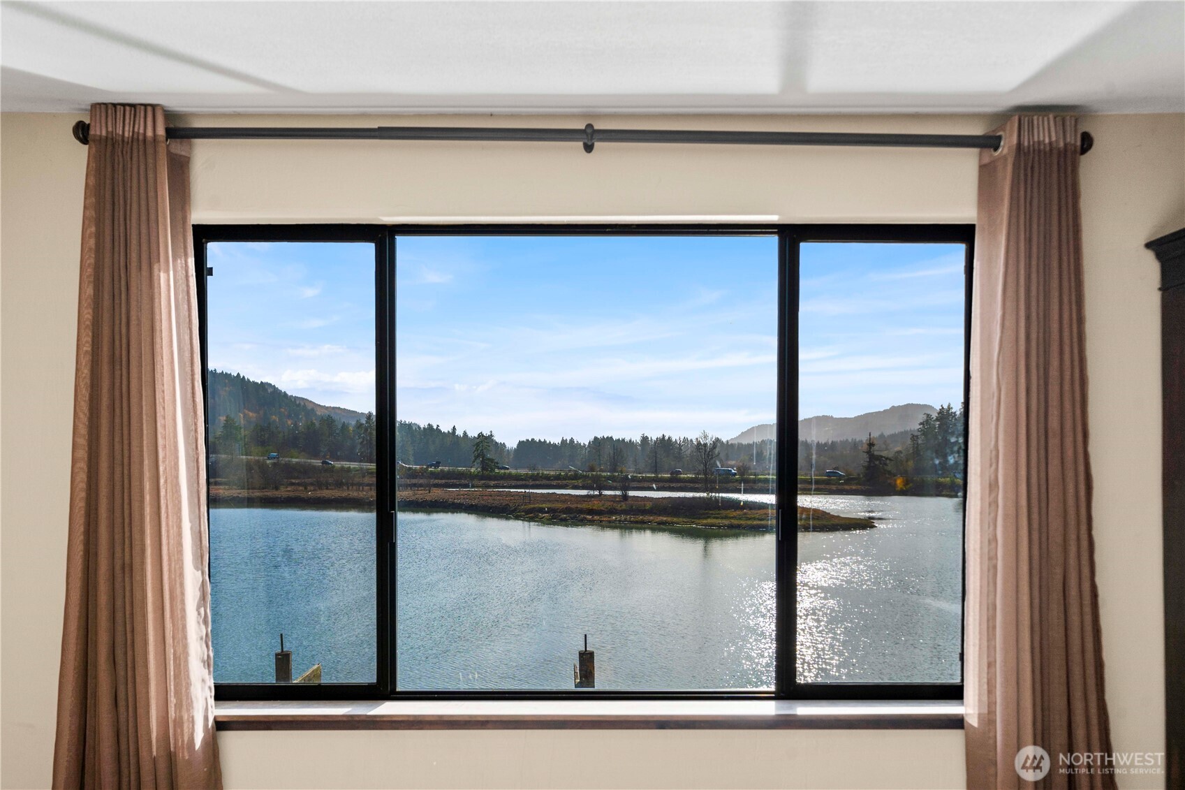 5025 Mud Bay Road NW, Olympia, WA 98502-1734