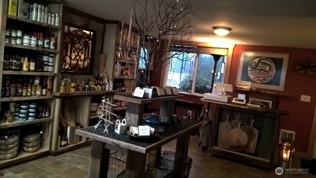 5025 Mud Bay Road NW, Olympia, WA 98502-1734