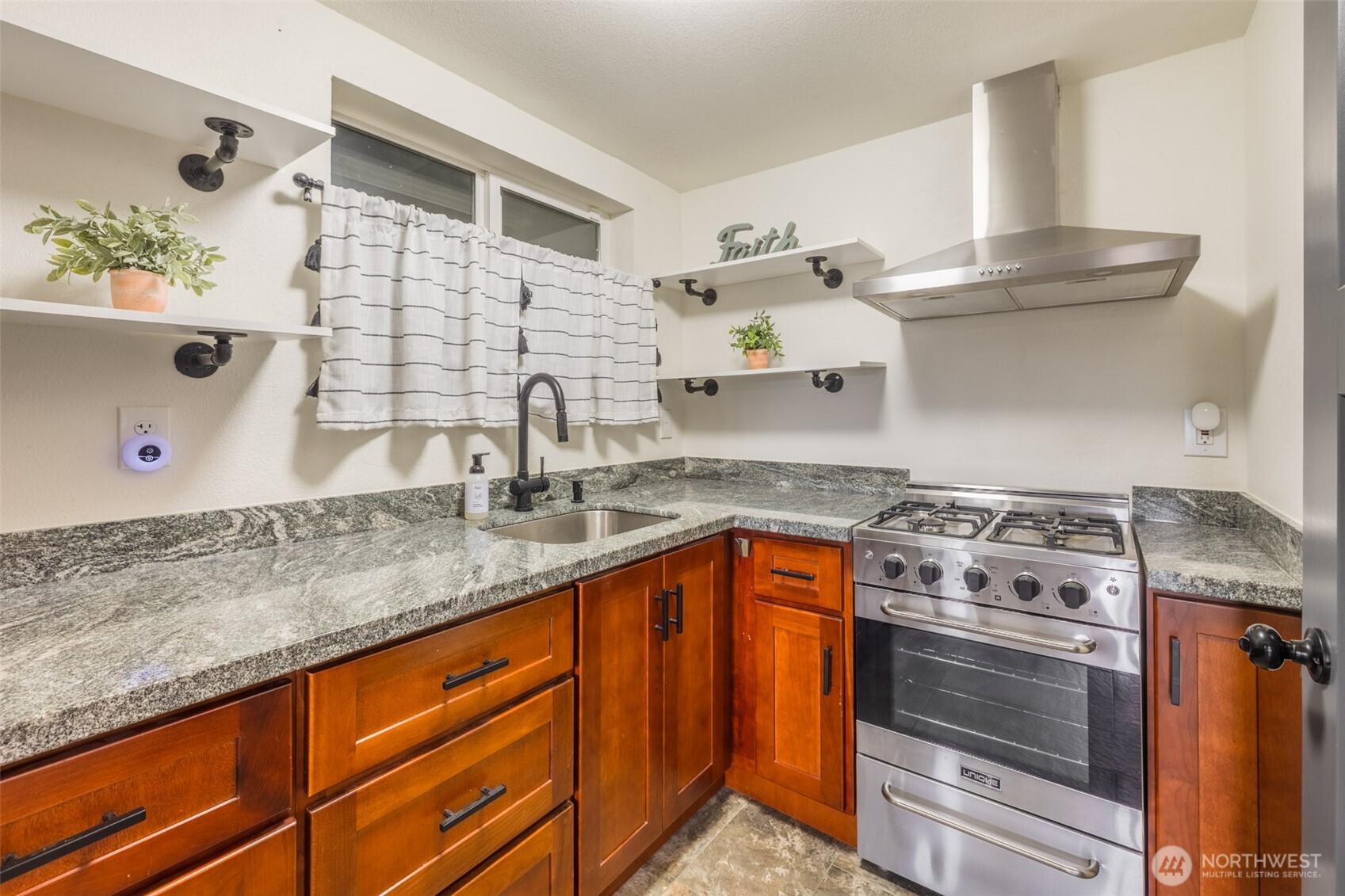 25710 Pacific St , Black Diamond, WA 98010