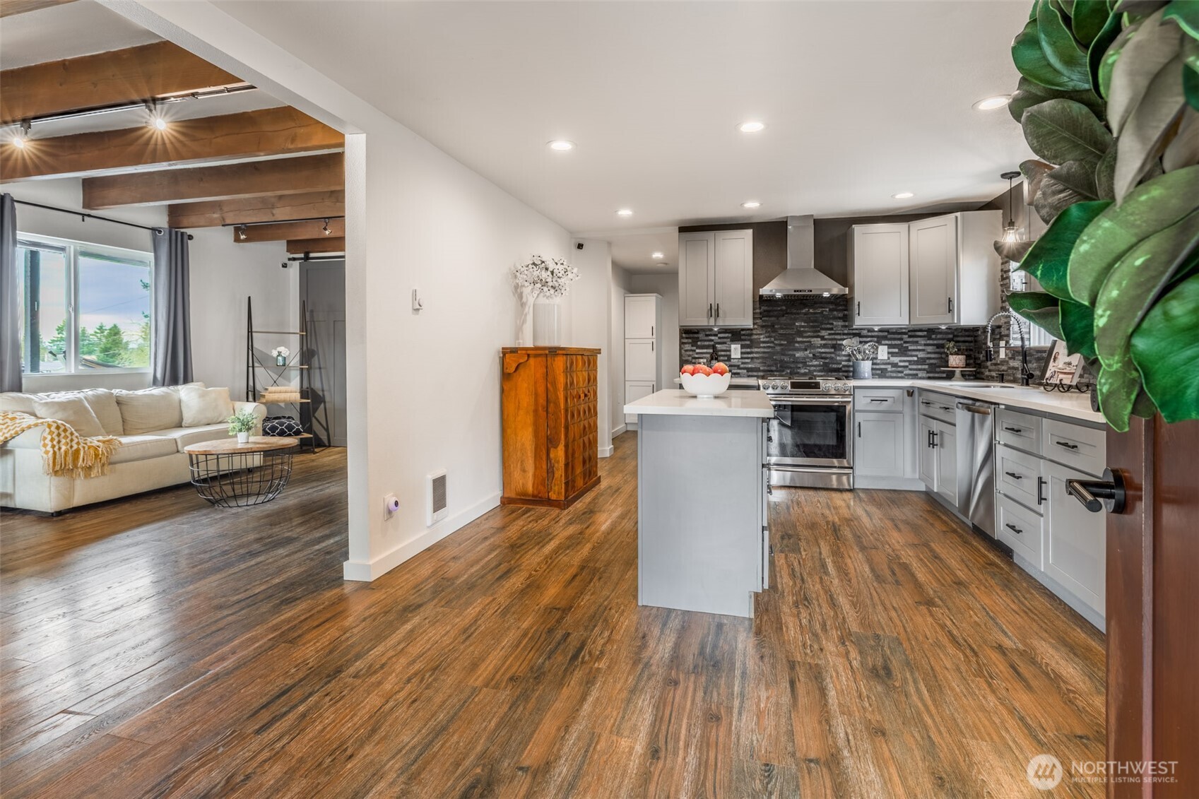 25710 Pacific St , Black Diamond, WA 98010