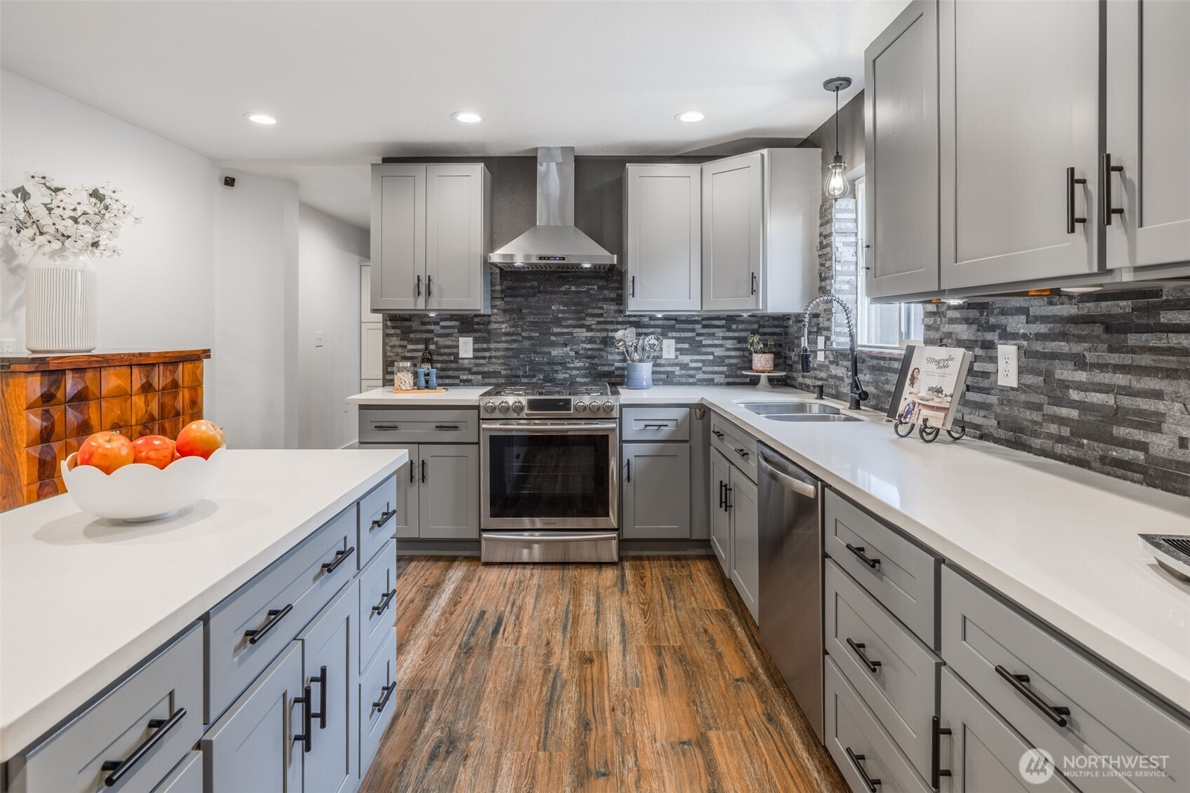 25710 Pacific St , Black Diamond, WA 98010