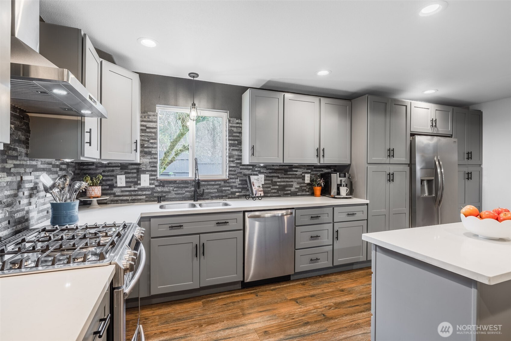 25710 Pacific St , Black Diamond, WA 98010