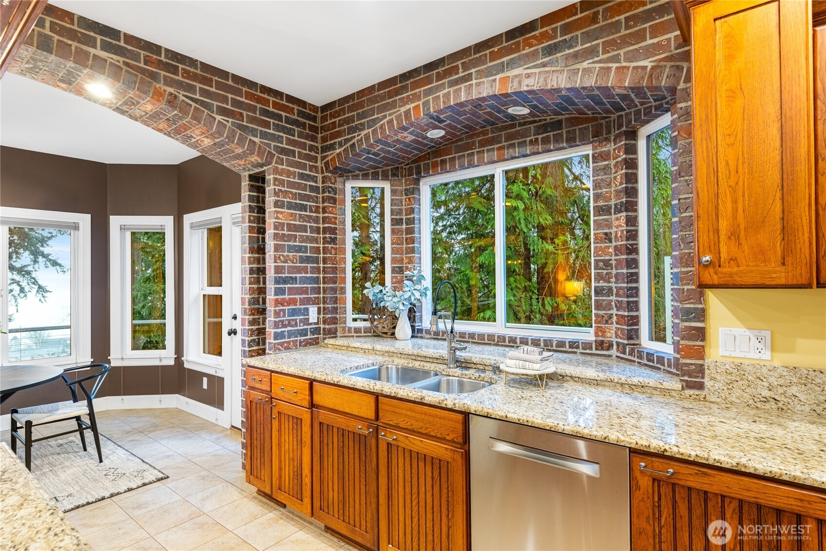 6608 Ivy Street , Anacortes, WA 98221-8263