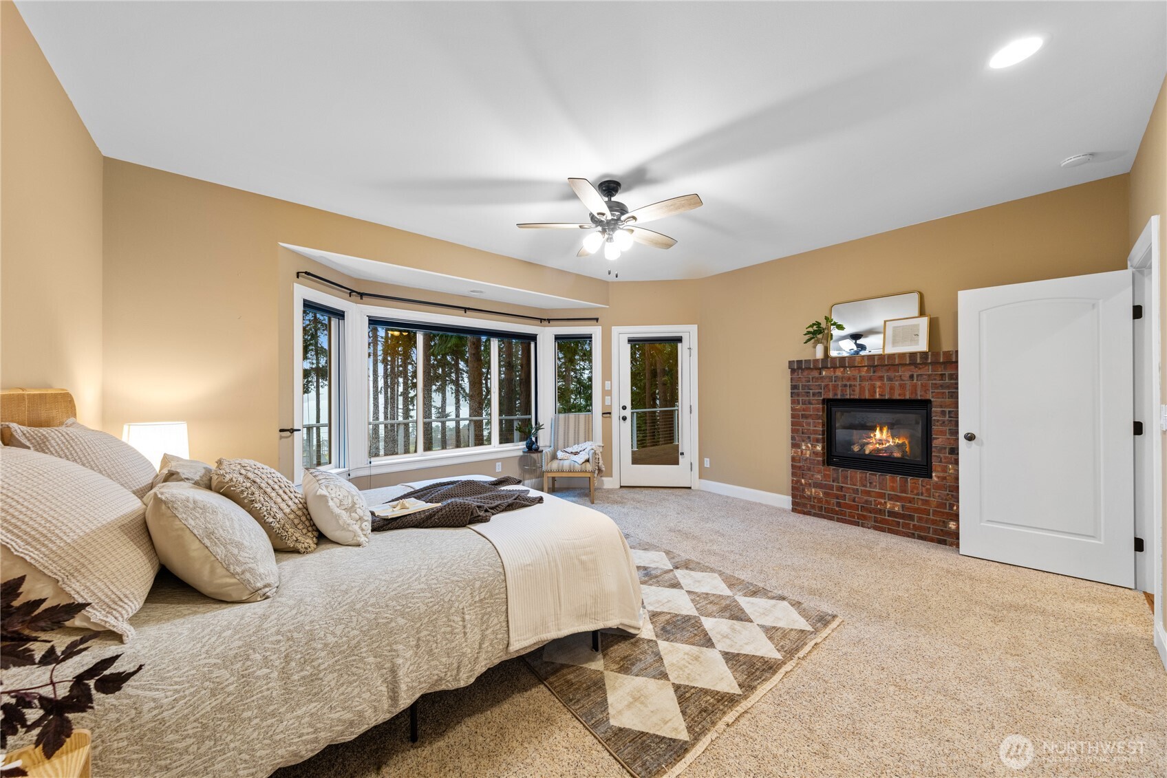 6608 Ivy Street , Anacortes, WA 98221-8263