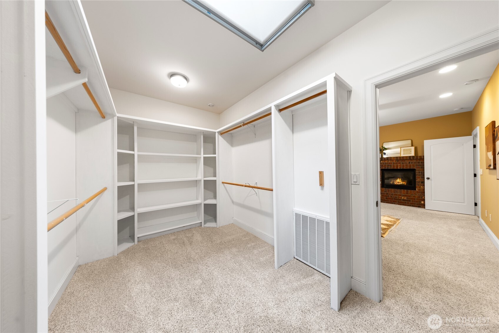 6608 Ivy Street , Anacortes, WA 98221-8263