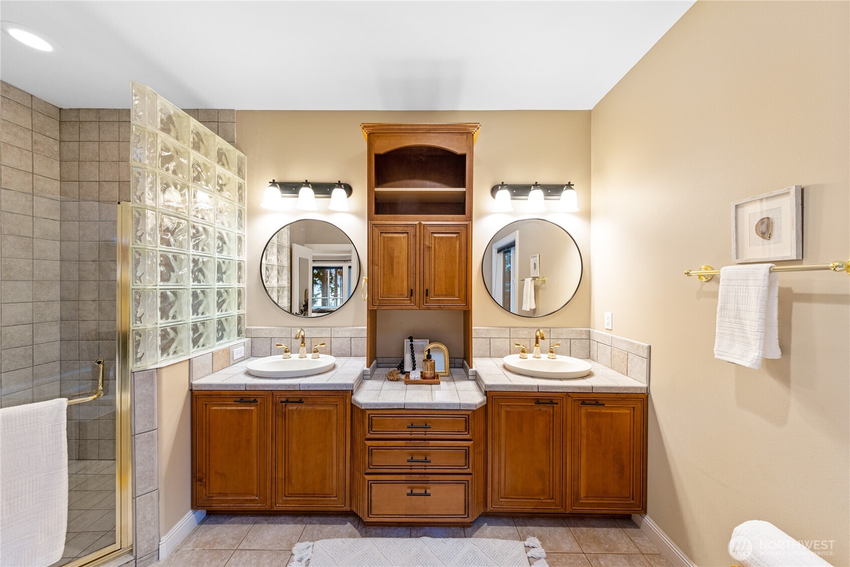 6608 Ivy Street , Anacortes, WA 98221-8263