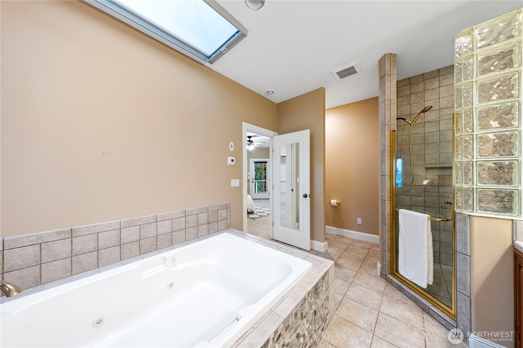 6608 Ivy Street , Anacortes, WA 98221-8263