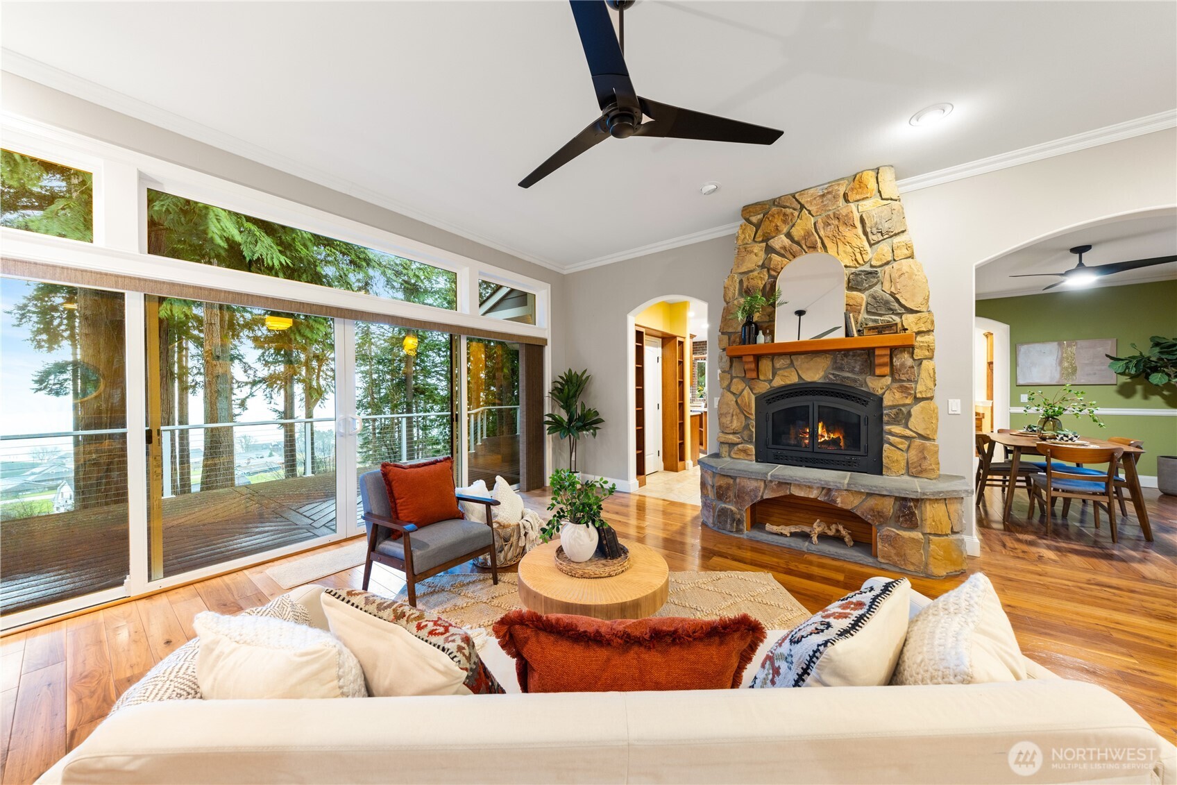 6608 Ivy Street , Anacortes, WA 98221-8263