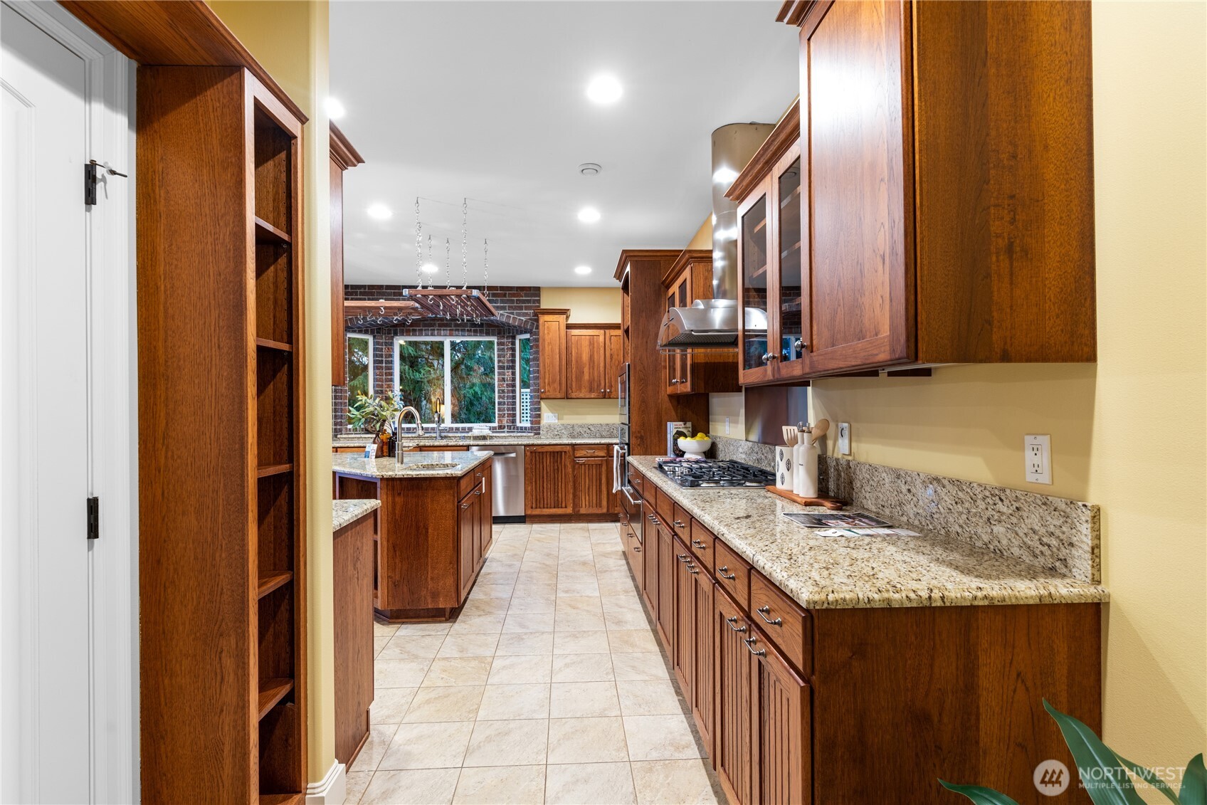 6608 Ivy Street , Anacortes, WA 98221-8263