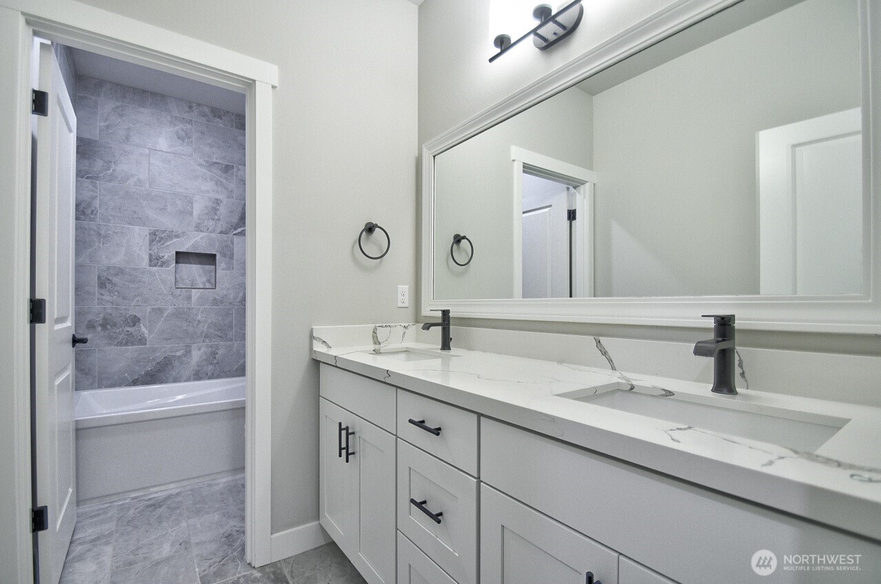 900 Barbara Lane , Centralia, WA 98531