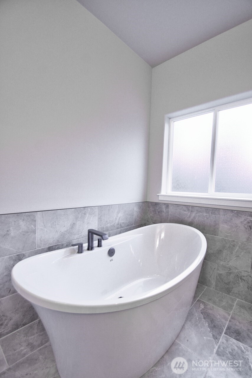 900 Barbara Lane , Centralia, WA 98531