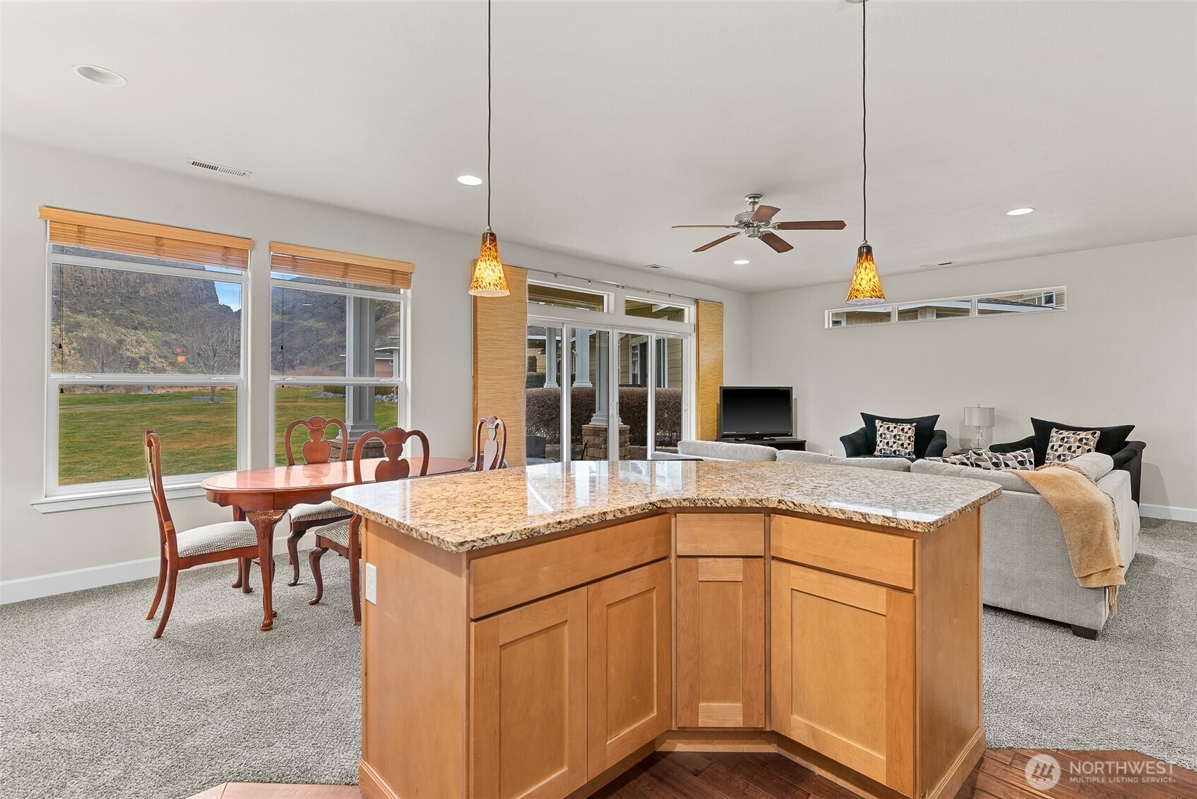 9270 Canyon Drive NW #C16, Quincy, WA 98848