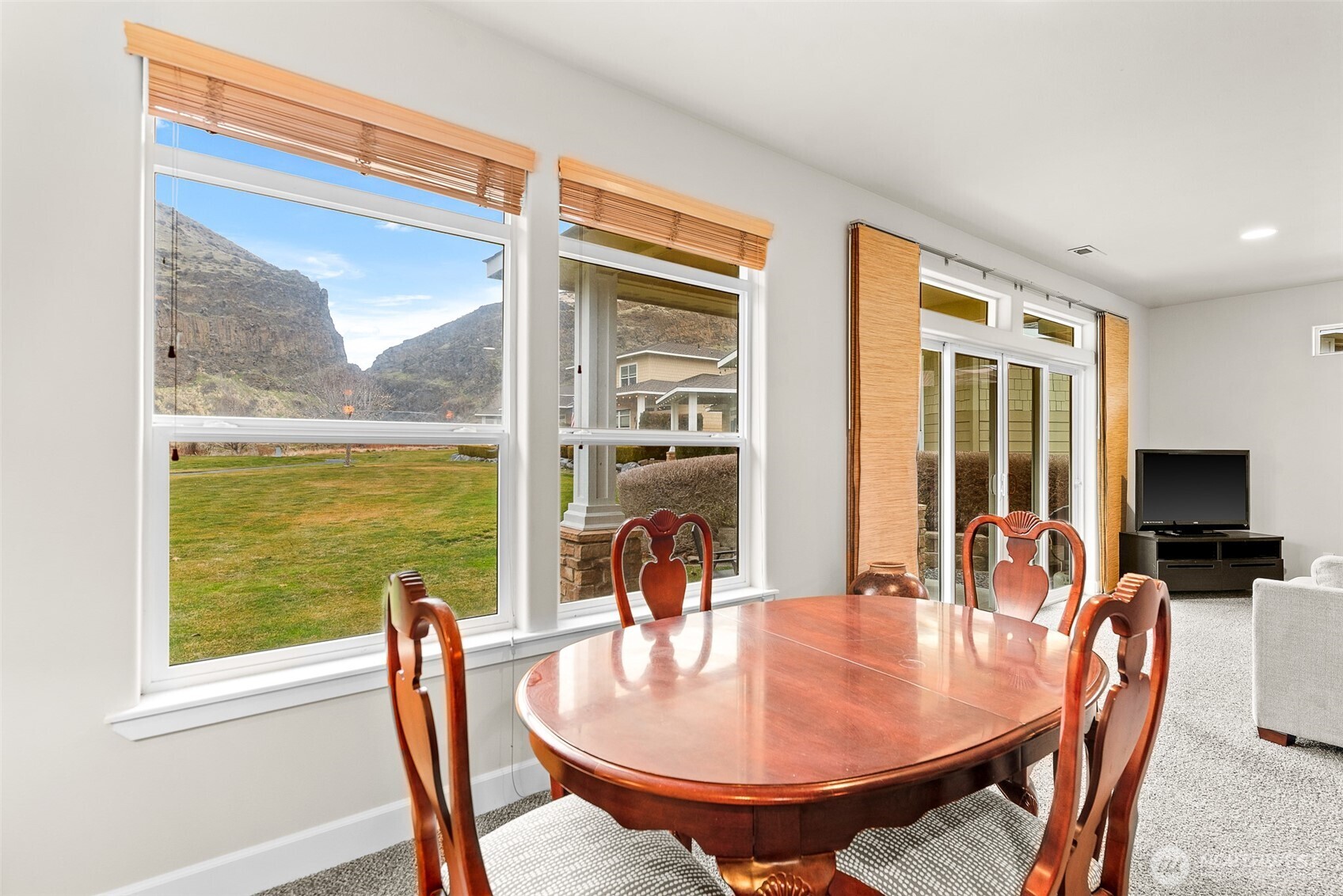 9270 Canyon Drive NW #C16, Quincy, WA 98848