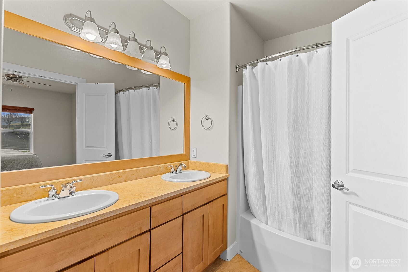 9270 Canyon Drive NW #C16, Quincy, WA 98848