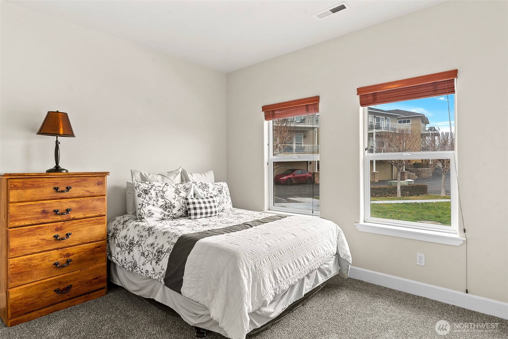 9270 Canyon Drive NW #C16, Quincy, WA 98848