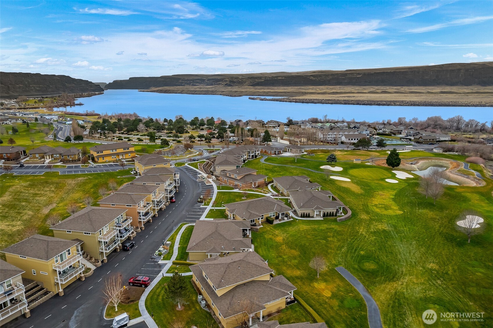 9270 Canyon Drive NW #C16, Quincy, WA 98848