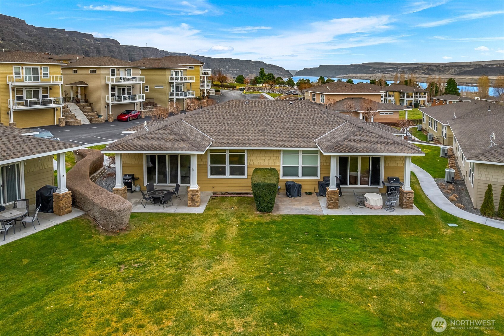 9270 Canyon Drive NW #C16, Quincy, WA 98848