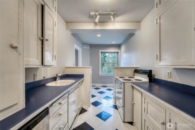 5810 Cowen Place NE #301, Seattle, WA 98105 - Photo 25