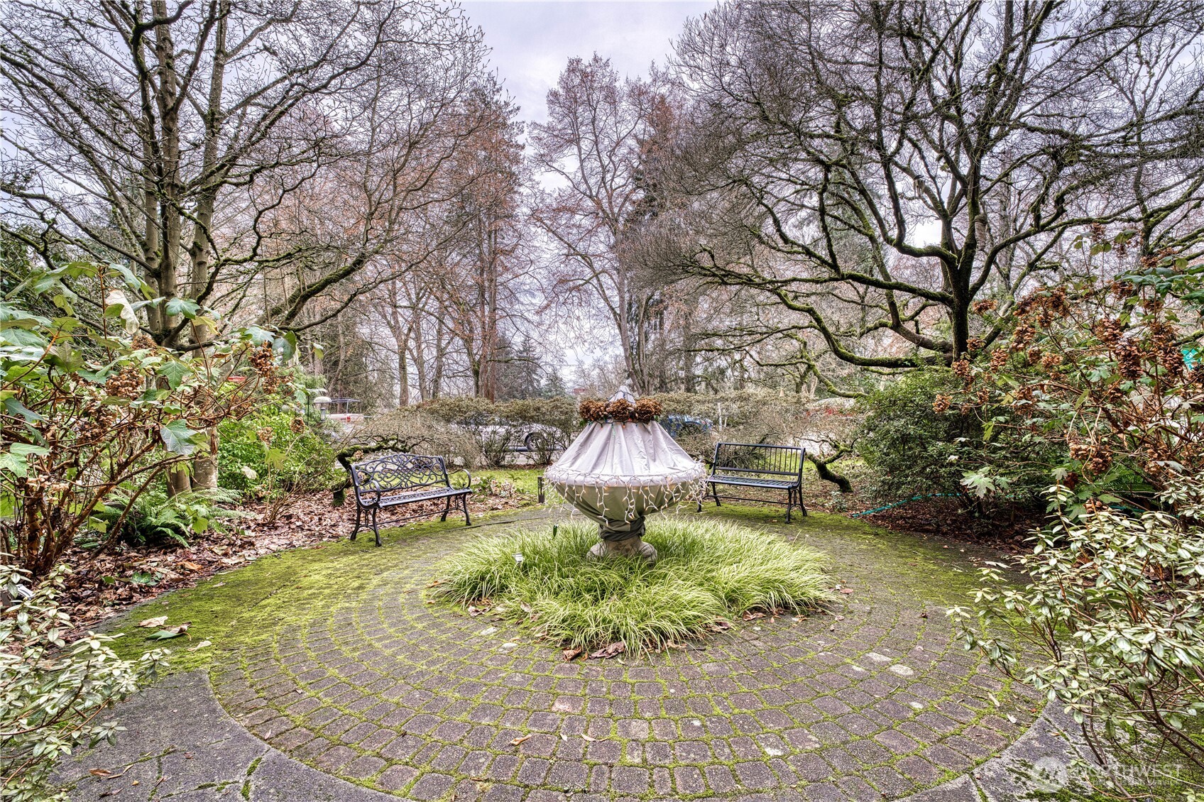 5810 Cowen Place NE #301, Seattle, WA 98105