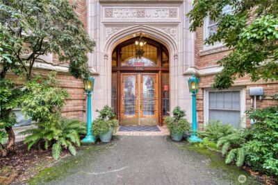 5810 Cowen Place NE #301, Seattle, WA 98105 - Photo 3