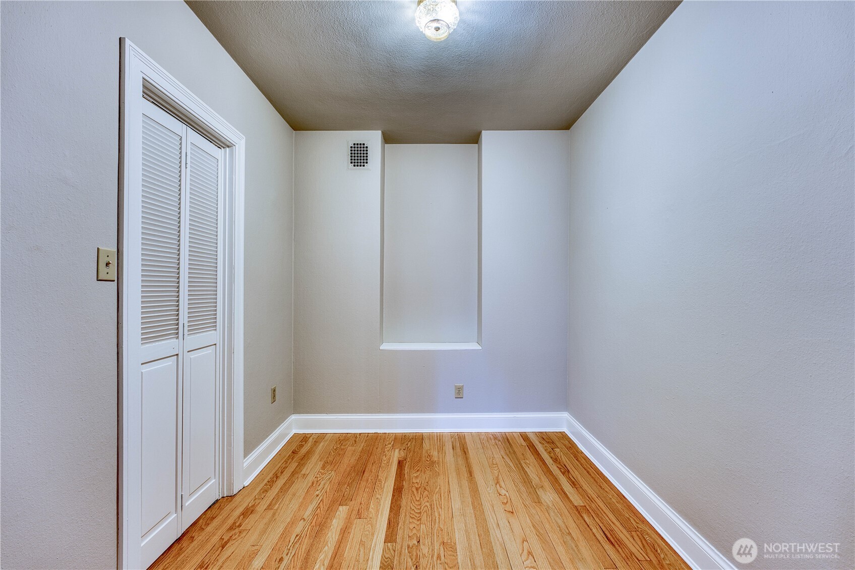 5810 Cowen Place NE #301, Seattle, WA 98105