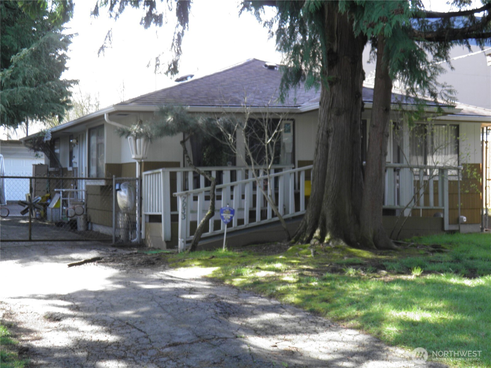 7033 S 116th Place , Seattle, WA 98178