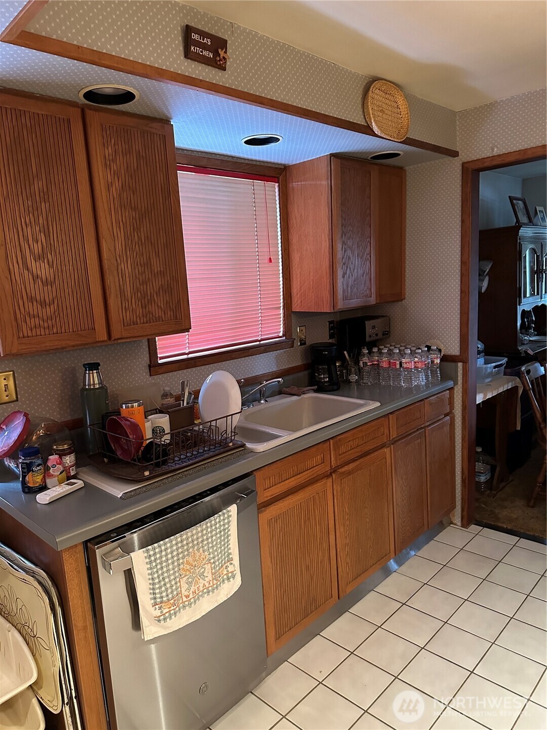 7033 S 116th Place , Seattle, WA 98178