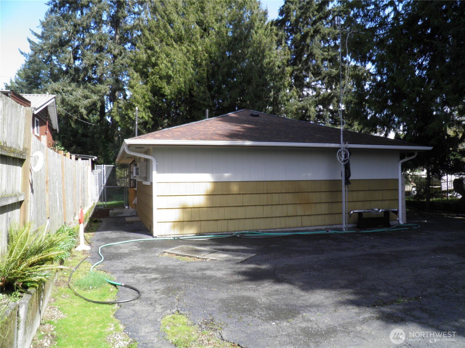 7033 S 116th Place , Seattle, WA 98178