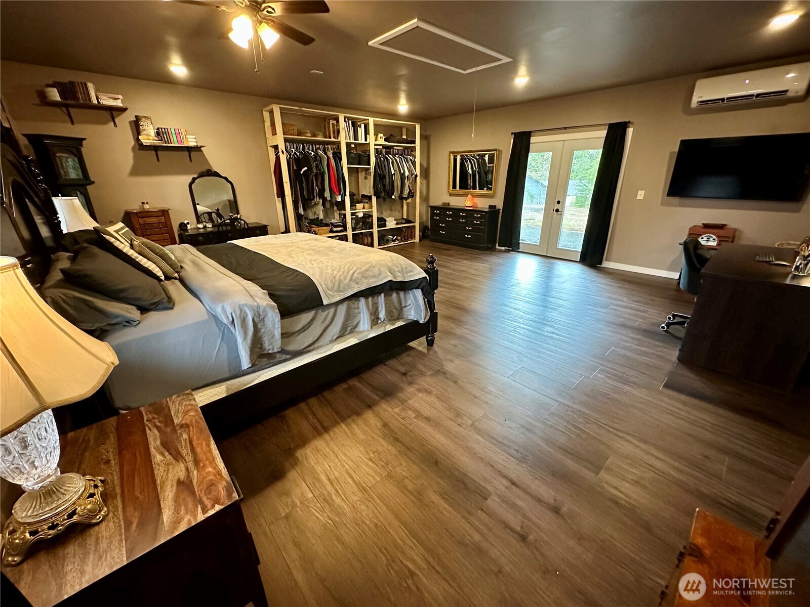 970 N Colony Surf Drive , Lilliwaup, WA 98555-9784