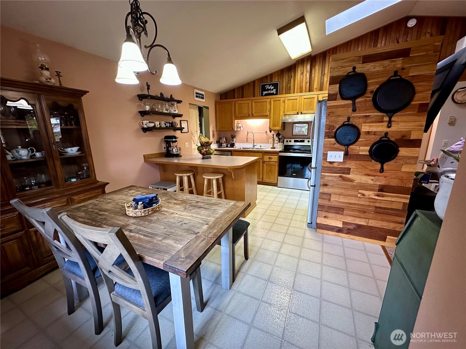 970 N Colony Surf Drive , Lilliwaup, WA 98555-9784
