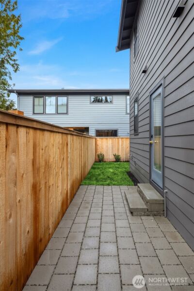 333 18th Avenue , Kirkland, WA 98033 - Photo 11